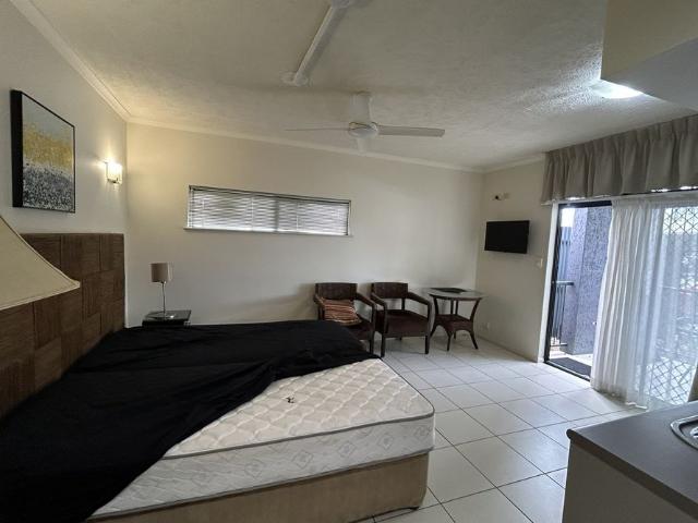 CAIRNS CITY APARTMENT, IN SOUGHT AFTER COMPLEX!