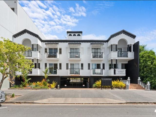 Cairns City CBD 1 BRM / 1 Bathroom / Gated secure