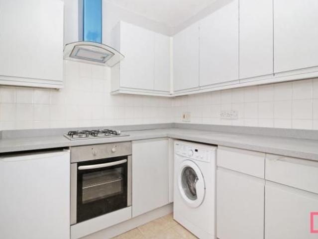 Cairns House, Devonshire Road, London, Greater London SW19, 2 bed flat to rent, £1,850 pcm | PrimeLocation