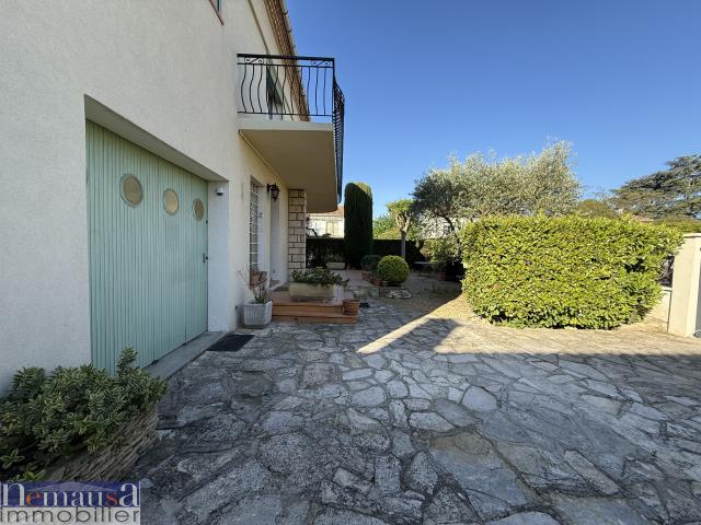 CAISSARGUES Maison en R+1 de type 5 avec jardin et garage