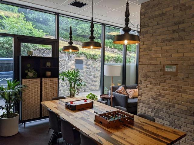 Calton Road, Edinburgh EH8 Studio to rent £1,668 pcm £385 pw