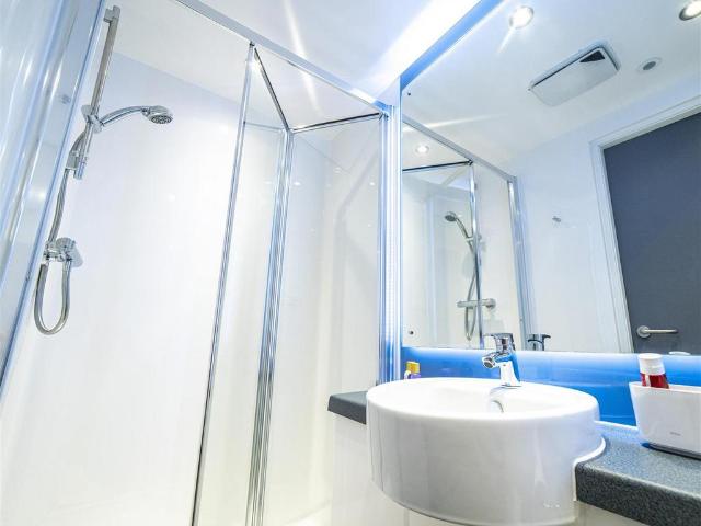 Calton Road, Edinburgh EH8 Studio to rent £1,729 pcm £399 pw