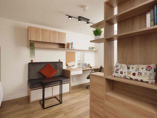 Calton Road, Edinburgh EH8, Studio to rent, £1,798 pcm | PrimeLocation