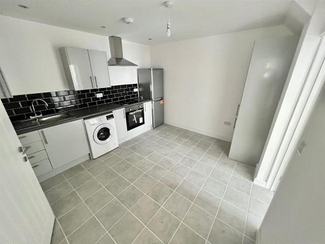 Caludon Road, Coventry CV2, 1 bed flat to rent, £850 pcm | PrimeLocation