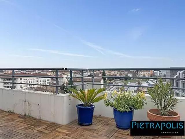 Caluire et Cuire 69300 Location appartement 3 pièces t3 au dernier étage terrasse
