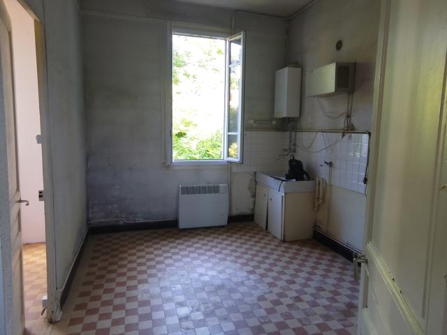 CALUIRE FOND ROSE Maison à rénover sur 478 m2