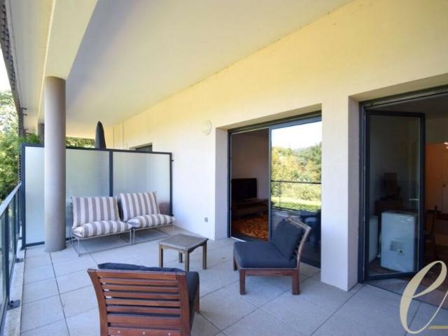 CALUIRE Quai de Saône – Magnifique Appartement T2 de 53 m², terrasse de 17 m² avec vue le fleuve et stationnement