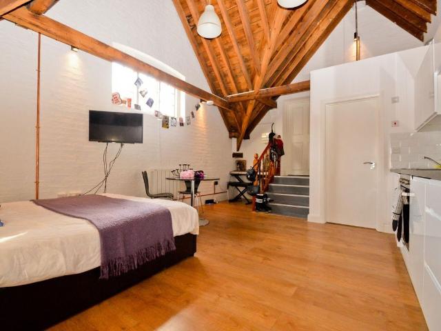 Calvert Avenue, Shoreditch E2, Studio to rent, £2,000 pcm | PrimeLocation