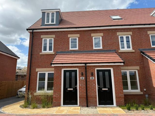 Calvert Lane, Hull HU4, 3 bed semi detached house to rent, £1,085 pcm | PrimeLocation