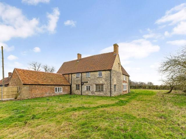Calvert Road, Steeple Claydon, Buckingham, Buckinghamshire MK18, 4 bed detached house to rent, £2,850 pcm | PrimeLocation