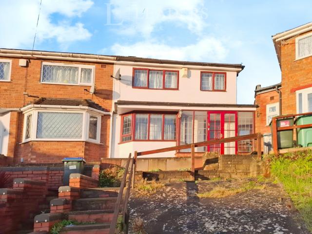 Calverton Grove, Sandwell, B43 5SD, United Kingdom | 3 bed townhouse for rent #139404361 | Rentberry
