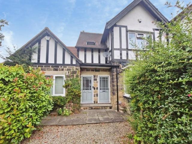 Calverley Lane, Leeds LS18 2 bed apartment to rent £1,100 pcm £254 pw