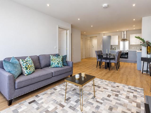 Calverley Road, Royal Tunbridge Wells TN1, 2 bed flat to rent, £1,500 pcm | PrimeLocation