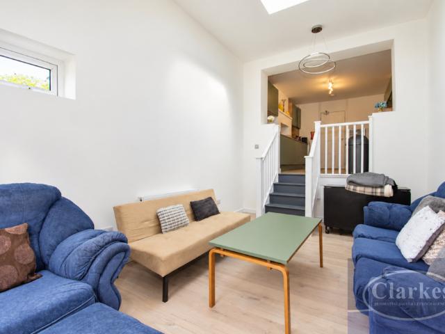 Calvin Road, Winton 4 bed detached house to rent £1,900 pcm £438 pw