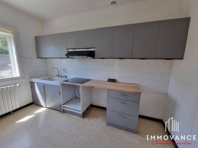 CALVISSON Maison T4 rénovée au calme