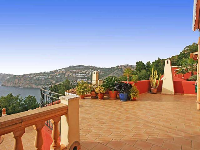 Cala Llamp: Se alquila apartamento de 2 dormitorios con vistas al mar