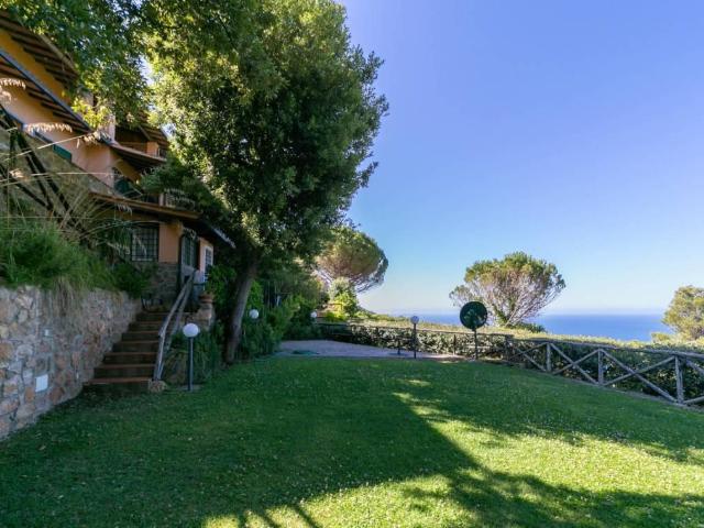 Cala Piccola snc 5 vani 100mq