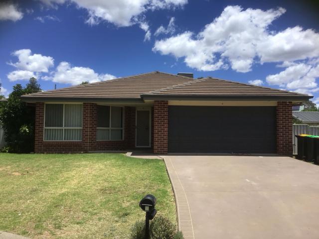 CALALA Large Family Home