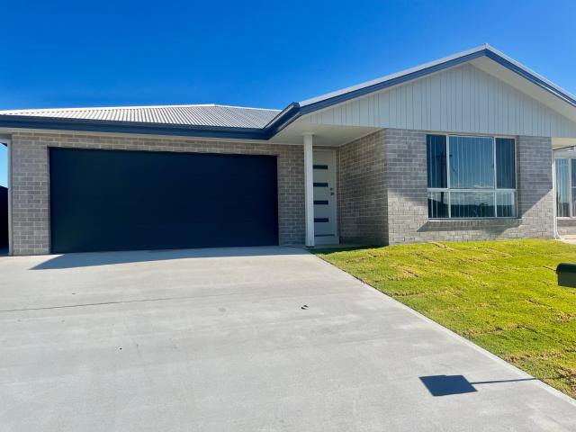 CALALA Modern 4 Bedroom Home