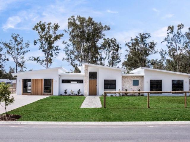 Calamvale offers stylish private family living