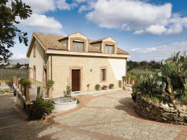 Calascibetta La villetta che sorse dal sogno del cavaliere 166m² San Giorgio