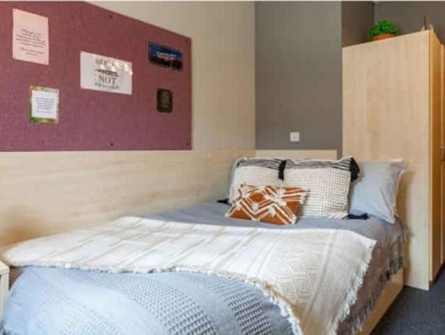 Calcott Ten, Coventry Has an Apartment