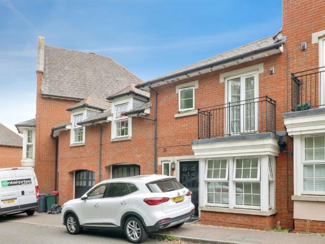 Calcroft Avenue, Greenhithe DA9, 3 bed terraced house to rent, £1,800 pcm | PrimeLocation