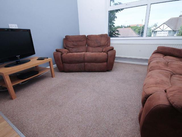 Calcraft Mews, Canterbury CT1, 4 bed maisonette to rent, £1,750 pcm | PrimeLocation