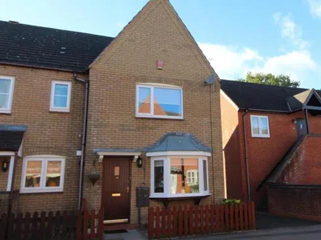 Calcutt Way, Dickens Heath, B90 1RS, United Kingdom | 3 bed house for rent #140658061 | Rentberry