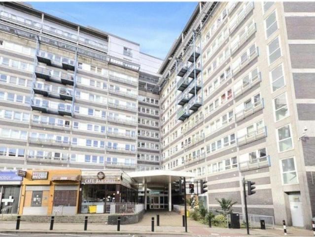 Calderwood Street, Woolwich 2 bed flat to rent £2,500 pcm £577 pw