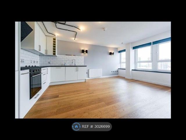 Calderwood Street, London SE18, 2 bed flat to rent, £1,750 pcm | PrimeLocation