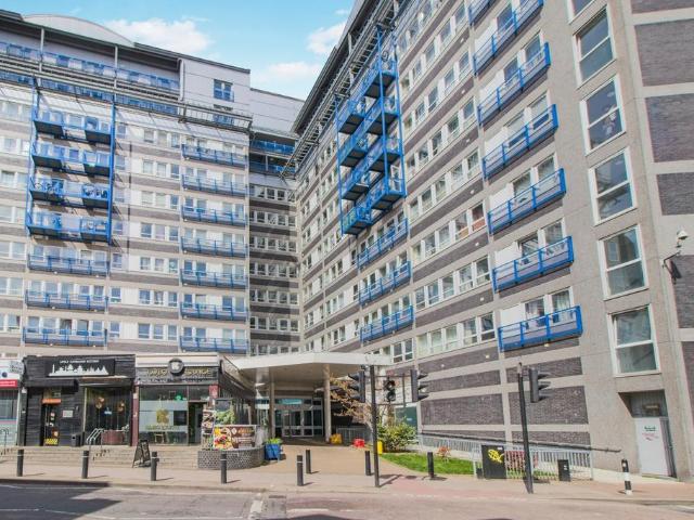 Calderwood Street London SE18 2 bed flat to rent £1,900 pcm £438 pw