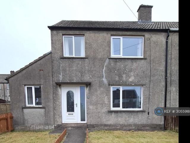Calder Crescent, Cleator Moor, CA25 3 bed end of terrace house to rent £800 pcm £185 pw