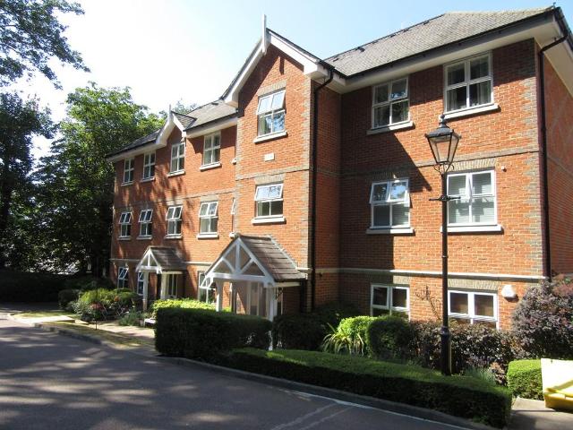 Caldicott Court, Hitchin, 2 bed flat to rent £1,595 pcm £368 pw