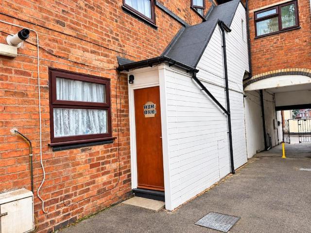 Caldmore Road, Walsall 1 bed apartment to rent £630 pcm £145 pw