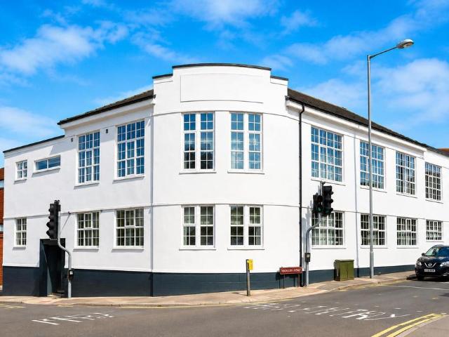 Caldmore Road, Walsall Studio to rent £525 pcm £121 pw