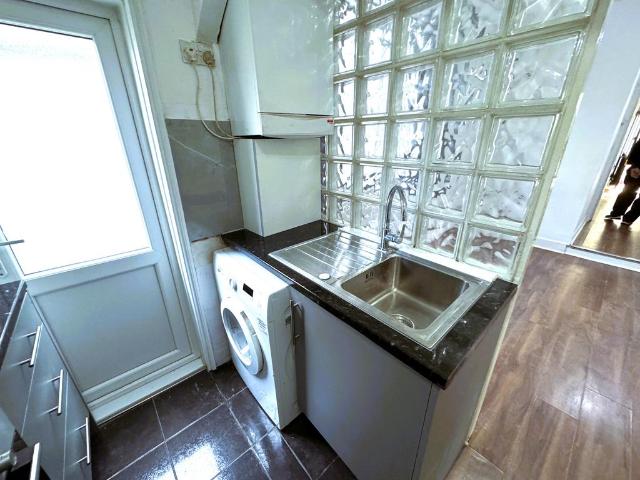 Caledon Road, London E6 2 bed flat to rent £1,775 pcm £410 pw