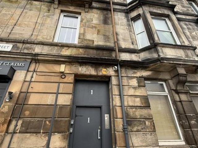 Caledonia Street, Paisley. 2 bed flat to rent £770 pcm £178 pw