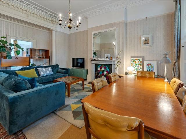 Caledonia Place, Bristol, Bristol, City Of BS8, 2 bed flat to rent, £2,100 pcm | PrimeLocation