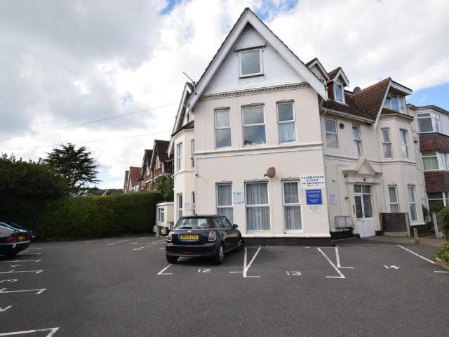 Caledonian Court, Christchurch Road. 2 bed flat to rent £1,150 pcm £265 pw