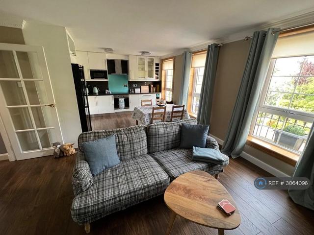 Caledonian Crescent, Edinburgh, EH11 2 bed flat to rent £1,950 pcm £450 pw