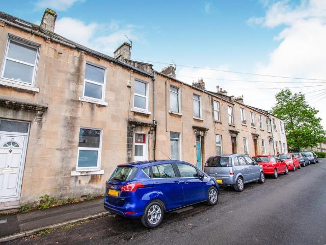 Caledonian Road, Bath, BA2 4 bed semi detached house to rent £2,800 pcm £646 pw