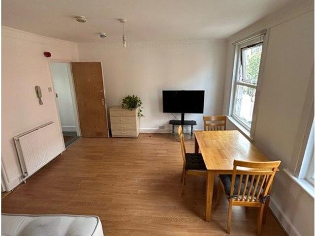 Caledonian Road, London N7, Studio to rent, £1,600 pcm | PrimeLocation