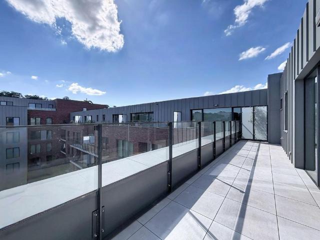 Calevoet: Superb modern penthouse + two terraces