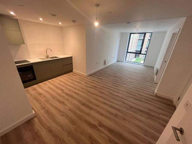 Calibra Court, Kimpton Road Luton LU2, 1 bed flat to rent, £1,200 pcm | PrimeLocation