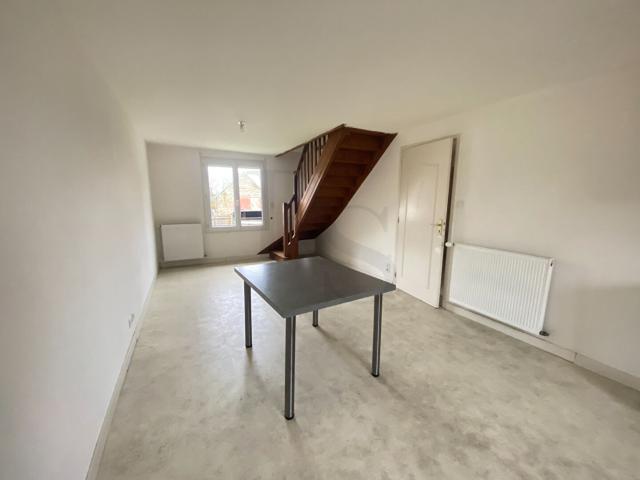 CALIGNY Maison 4 pièces à louer dans le bourg