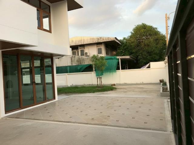 Call: 081 241 6 หมู่บ้านทิพวัล เทพารักษ์ ขายบ้านเดี่ยว 100 ตารางวา 3 ห้องนอน 5 ห้องน้ำ รถไฟฟ้าสายสีเหลือง สถานีทิพวัล อยู่หน้าหมู่บ้าน