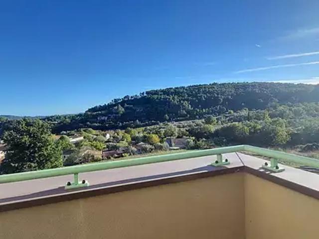 Callas 83830 Achat / Vente appartement 2 pièces t2 au dernier étage