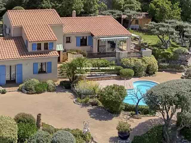 Callas 83830 Achat / Vente maison 5 pièces t5 piscine terrasse