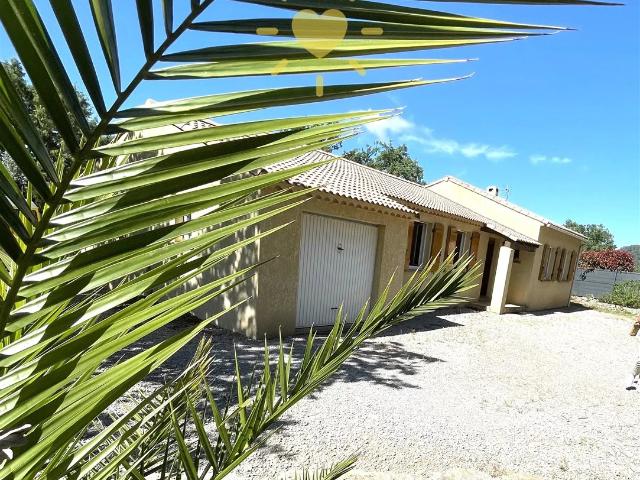 Callas: villa au calme avec grand terrain 118m² Callas